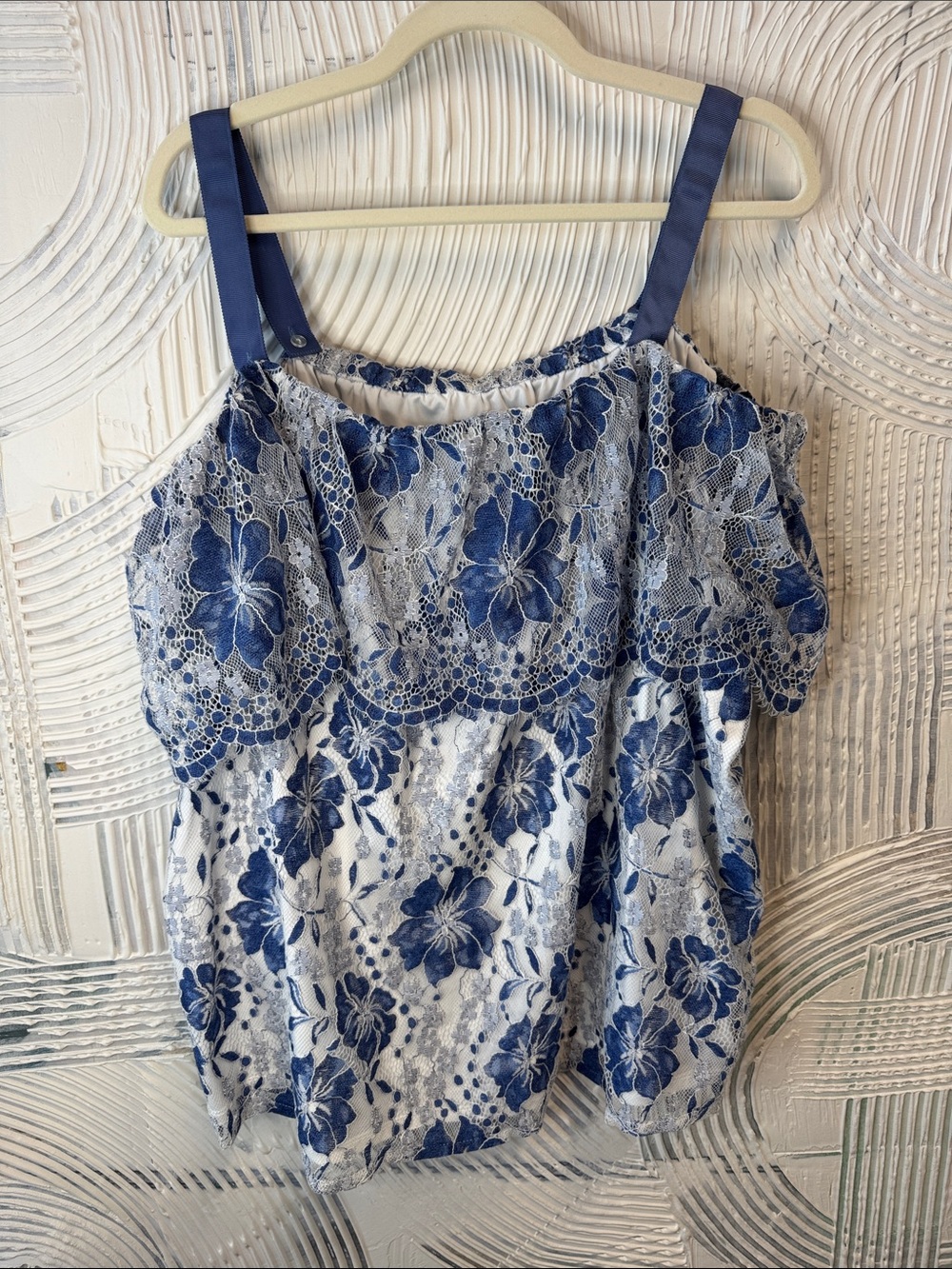 Lane Bryant Blue Floral Lace-Trim Cold Shoulder Camisole N0480 - Picture 2 of 9